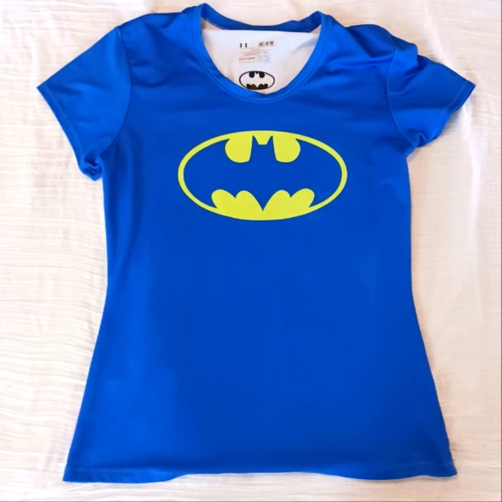 Under Armour women's Batman Heatgear sz medium tee shirt